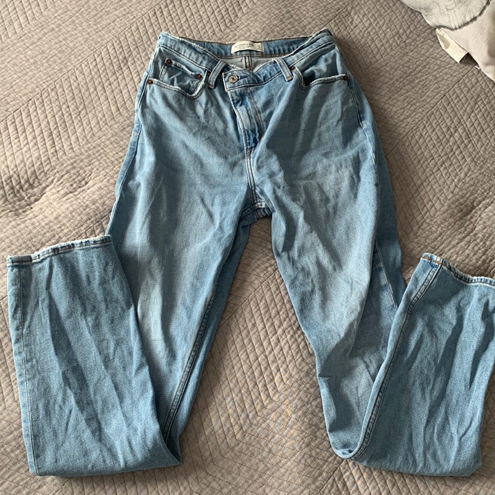 Abercrombie 90s slim straight long with crisscross front button